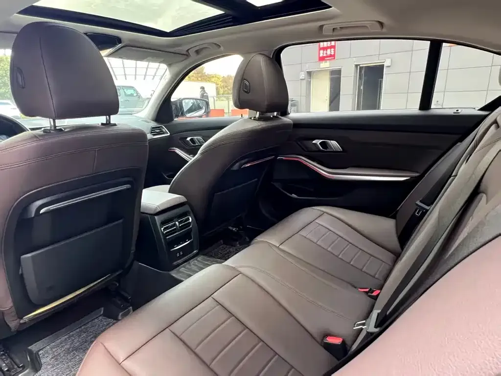 BMW 3 Series 2021 из CN, фото 9