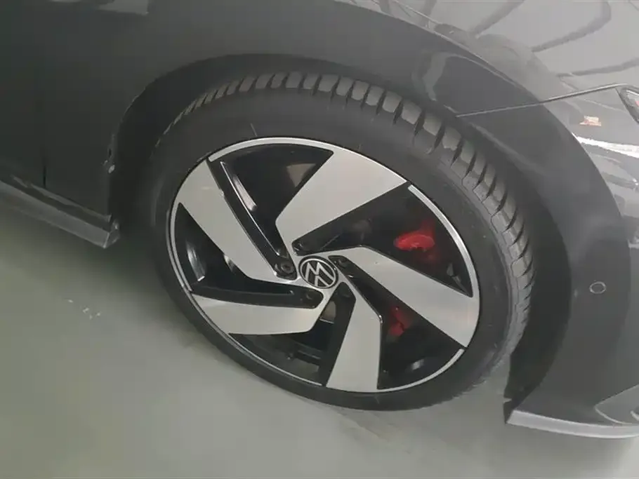 Volkswagen Golf GTI — фото 7