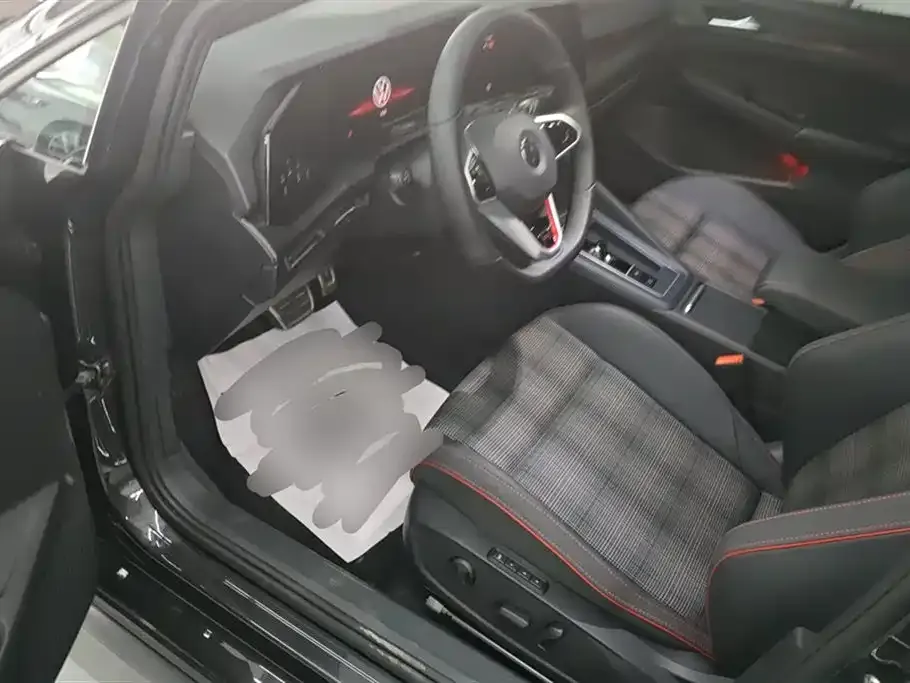 Volkswagen Golf GTI — фото 6