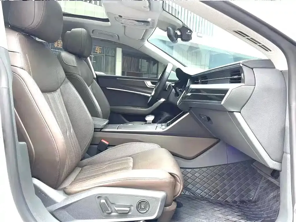 Audi A7L — фото 2