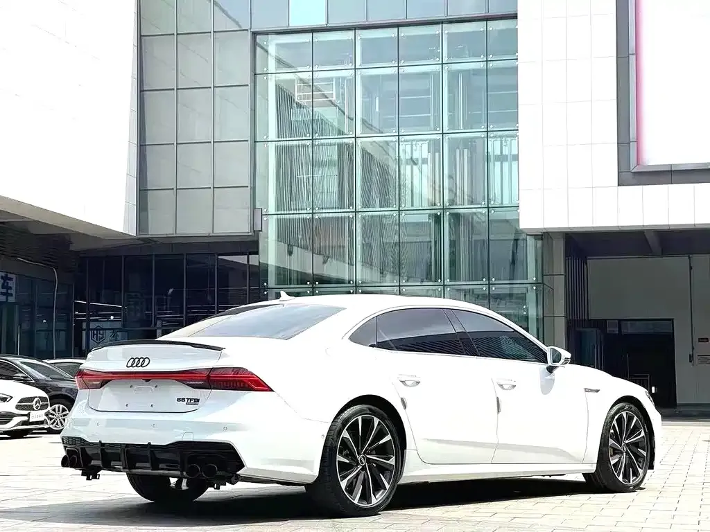 Audi A7L — фото 3