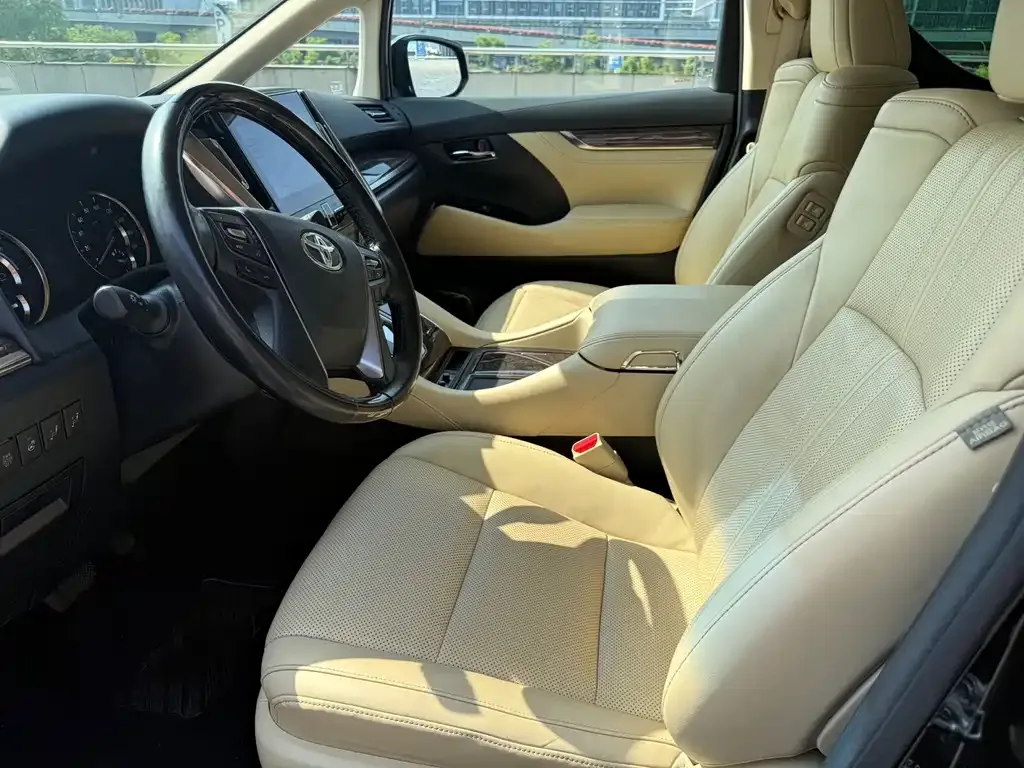 Toyota Vellfire 2022 из CN, фото 3