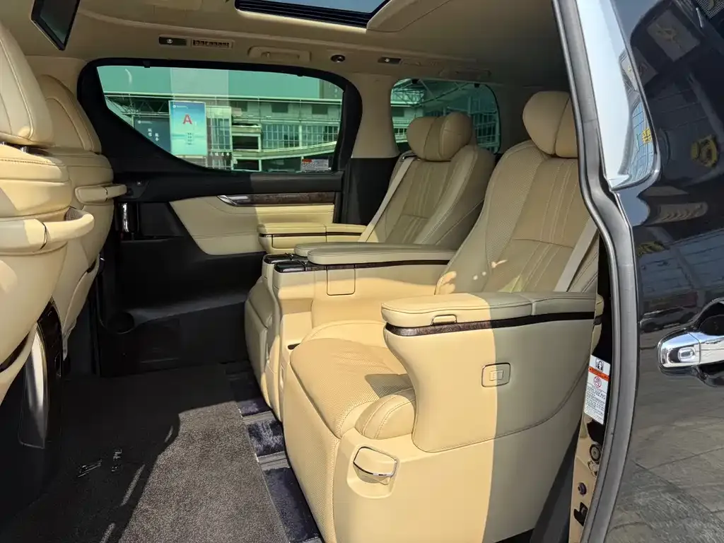 Toyota Vellfire 2022 из CN, фото 8