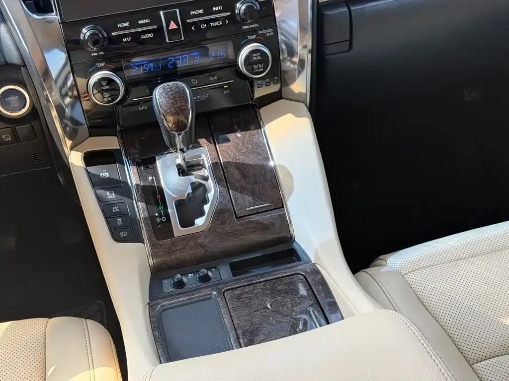 Toyota Vellfire 2022 из CN, фото 4