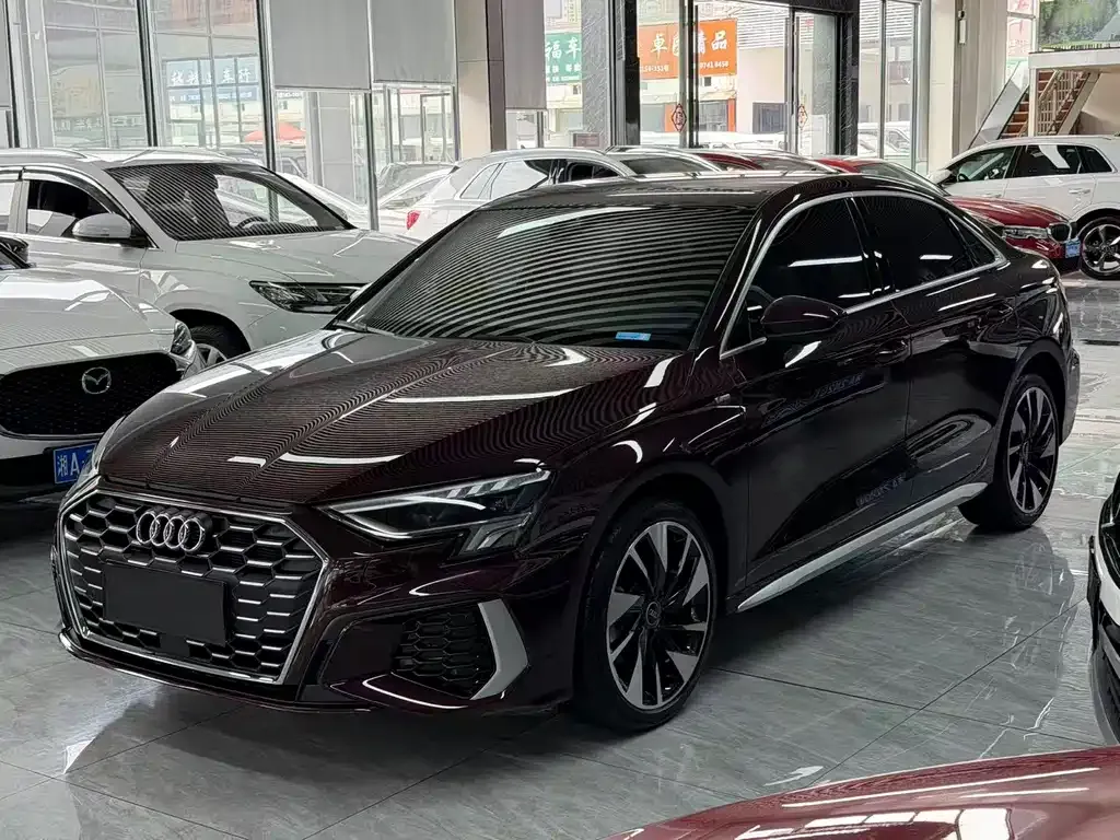 Audi A3 — фото 1