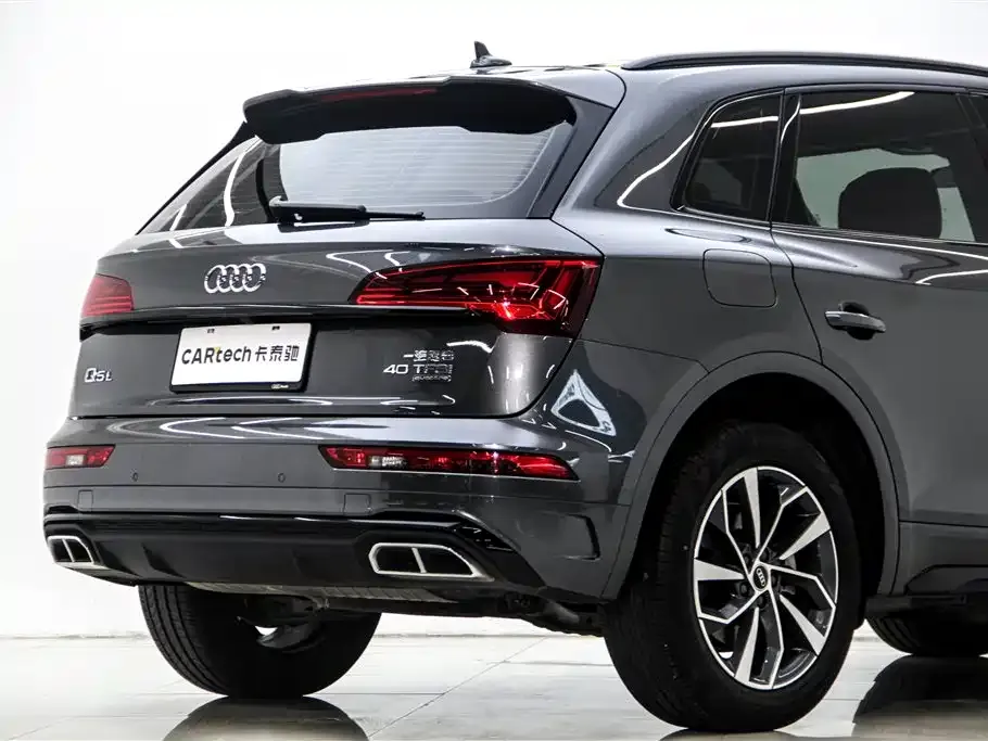 Audi Q5L — фото 8
