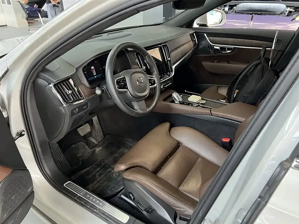 Volvo S90 — фото 10