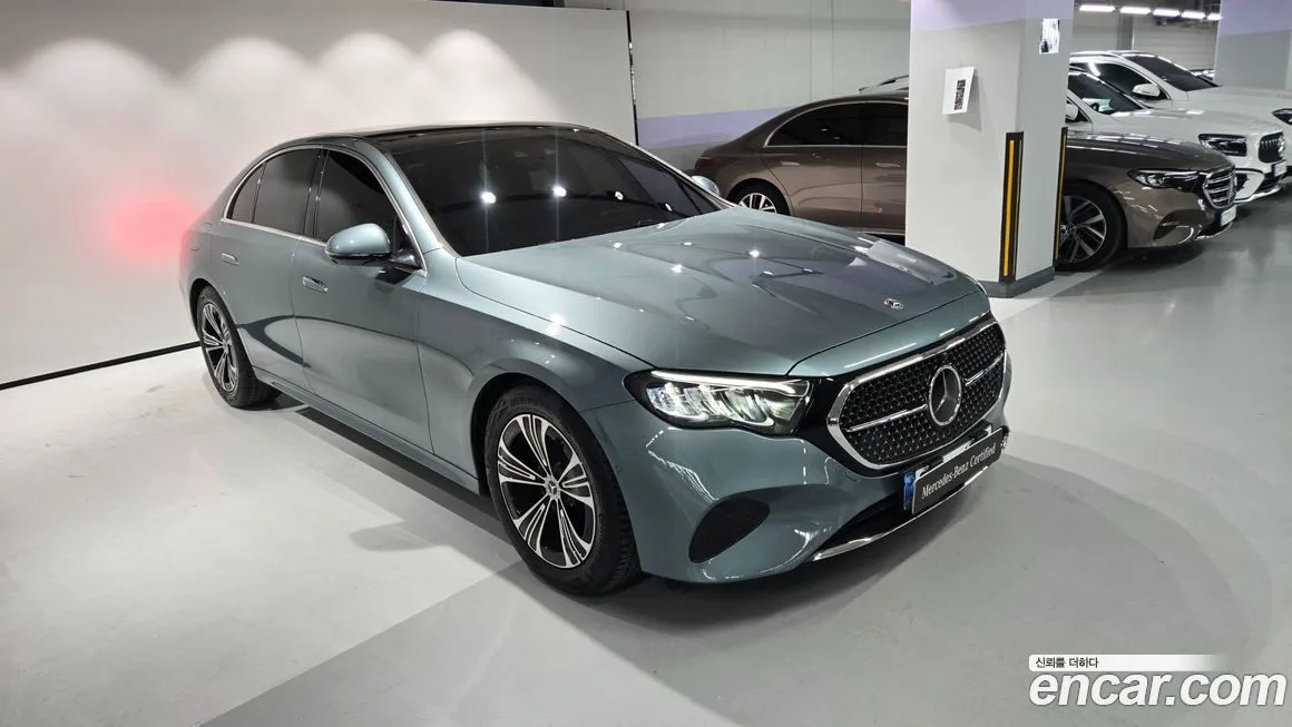 Mercedes-Benz E-Class — фото 4