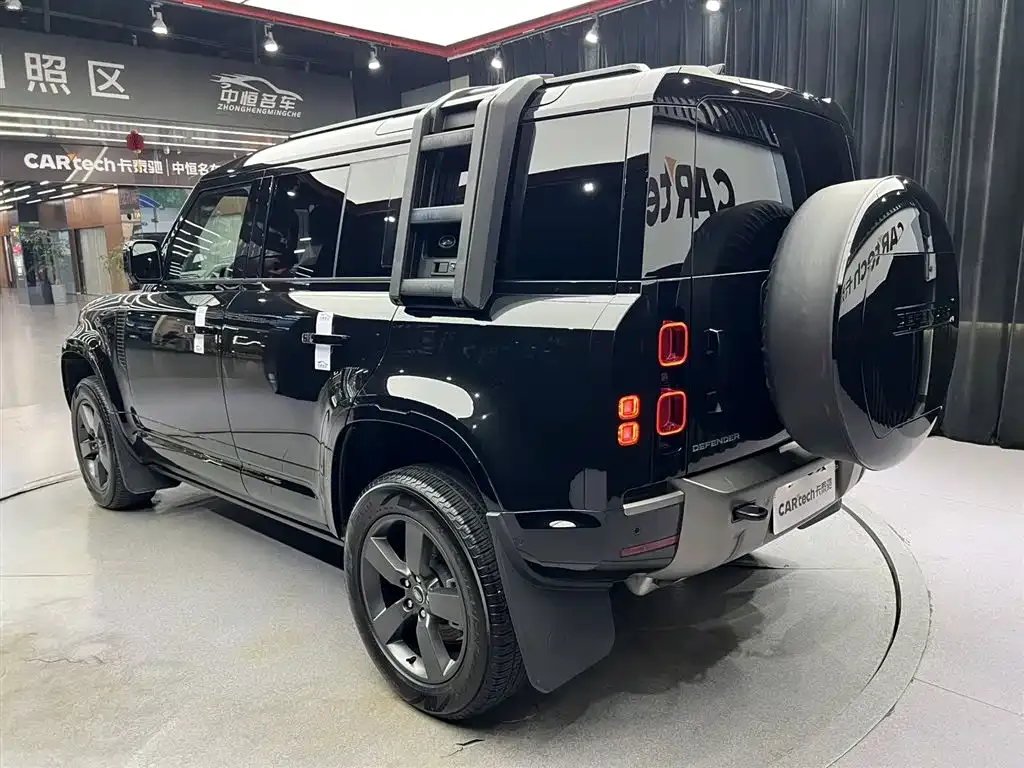 Land Rover Defender — фото 6