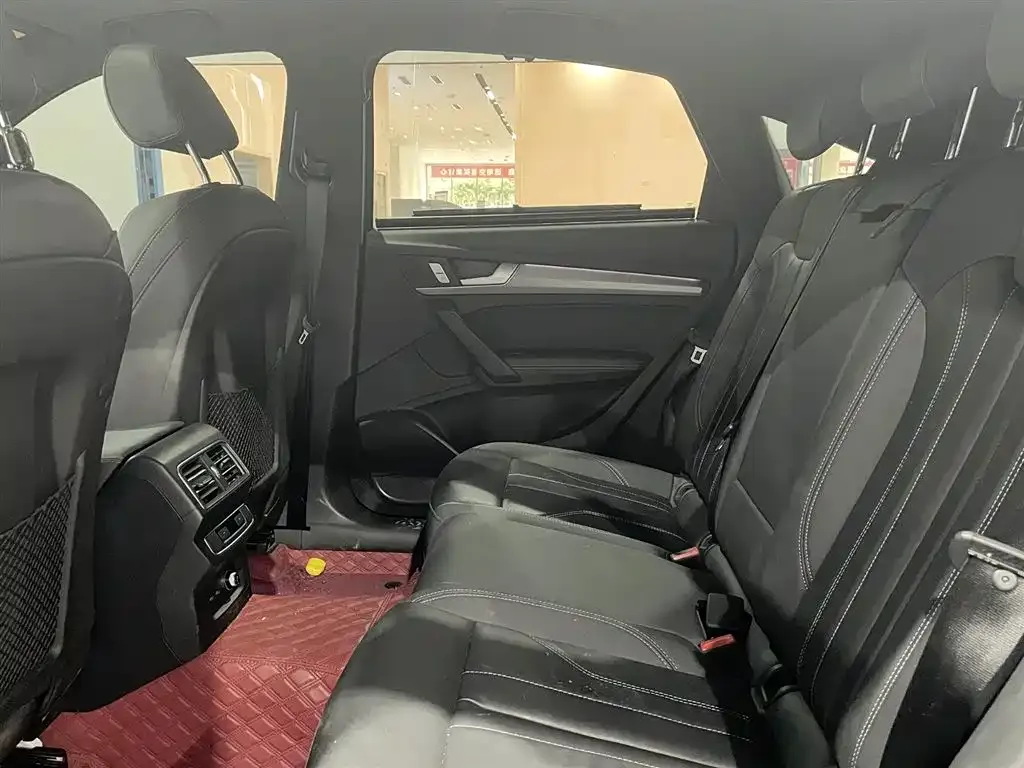 Audi Q5L Sportback — фото 8
