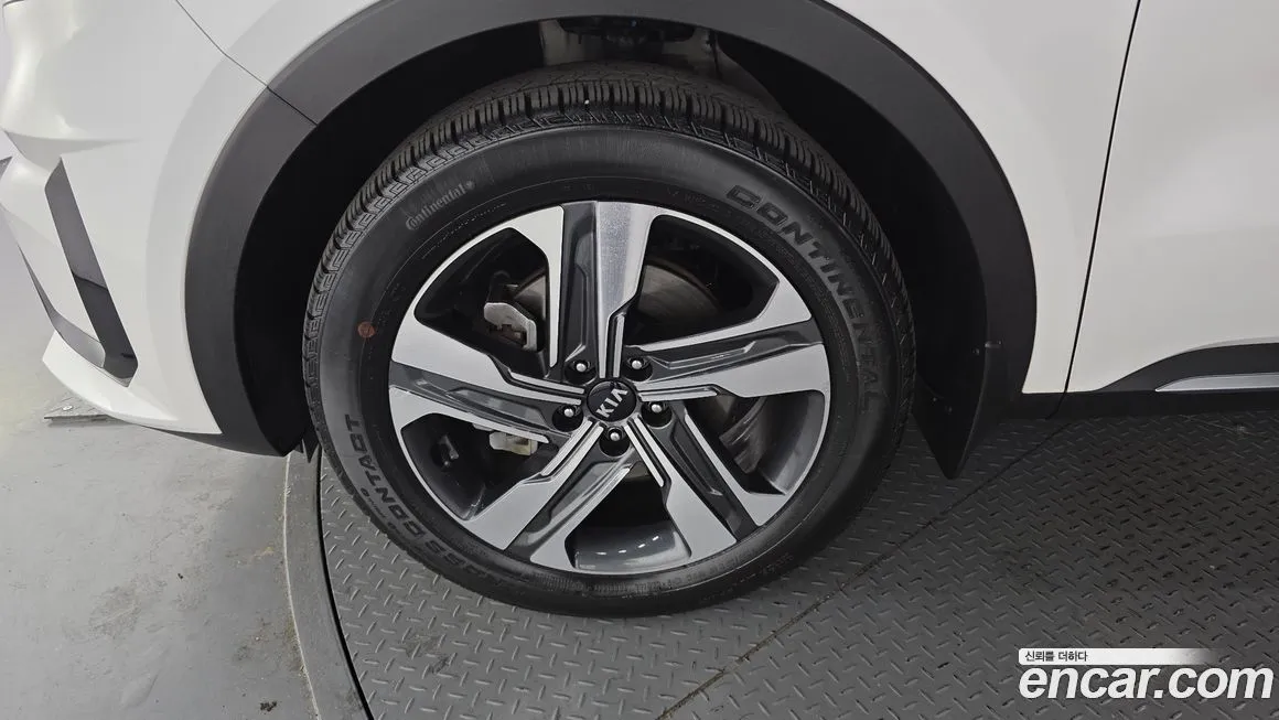Kia Sorento — фото 10