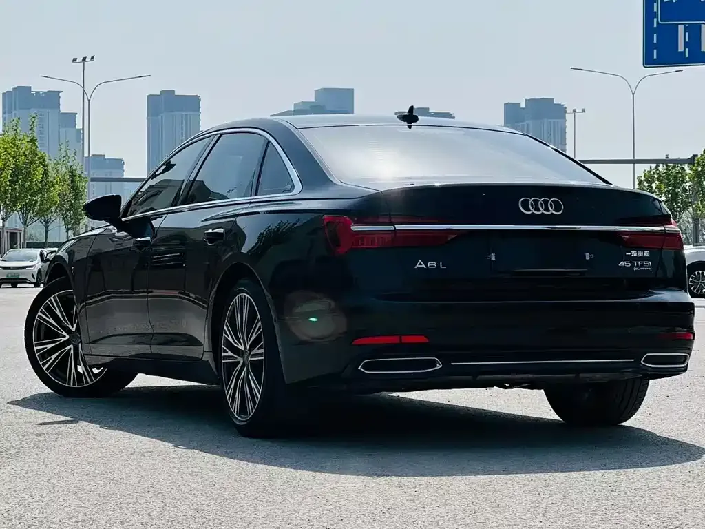 Audi A6L — фото 8