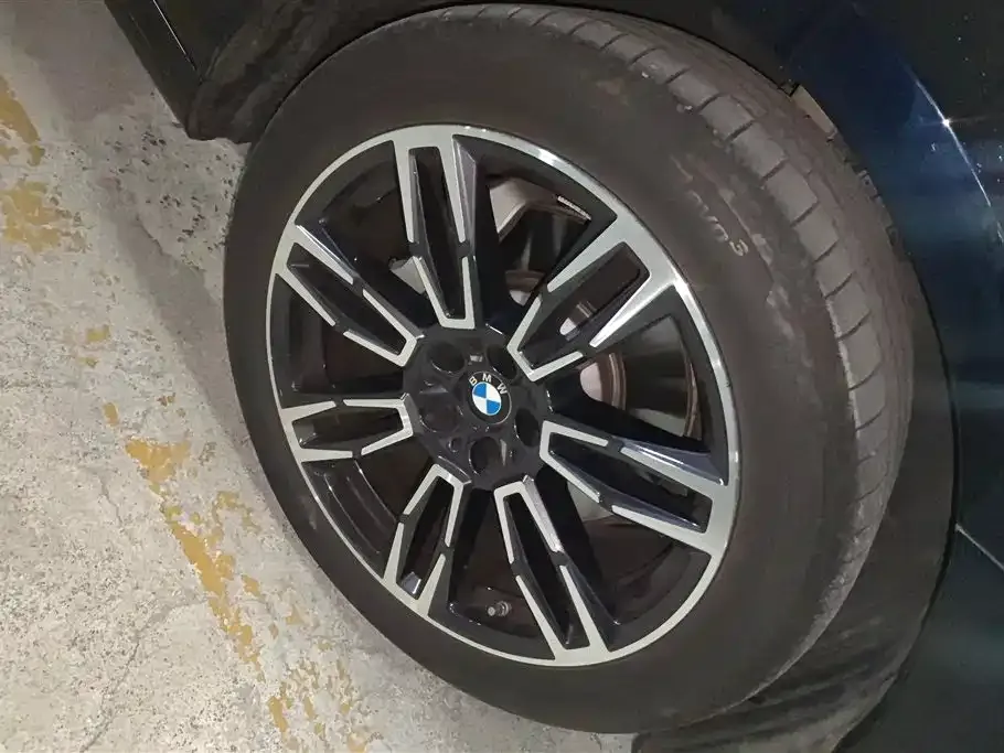 BMW 5 Series — фото 10