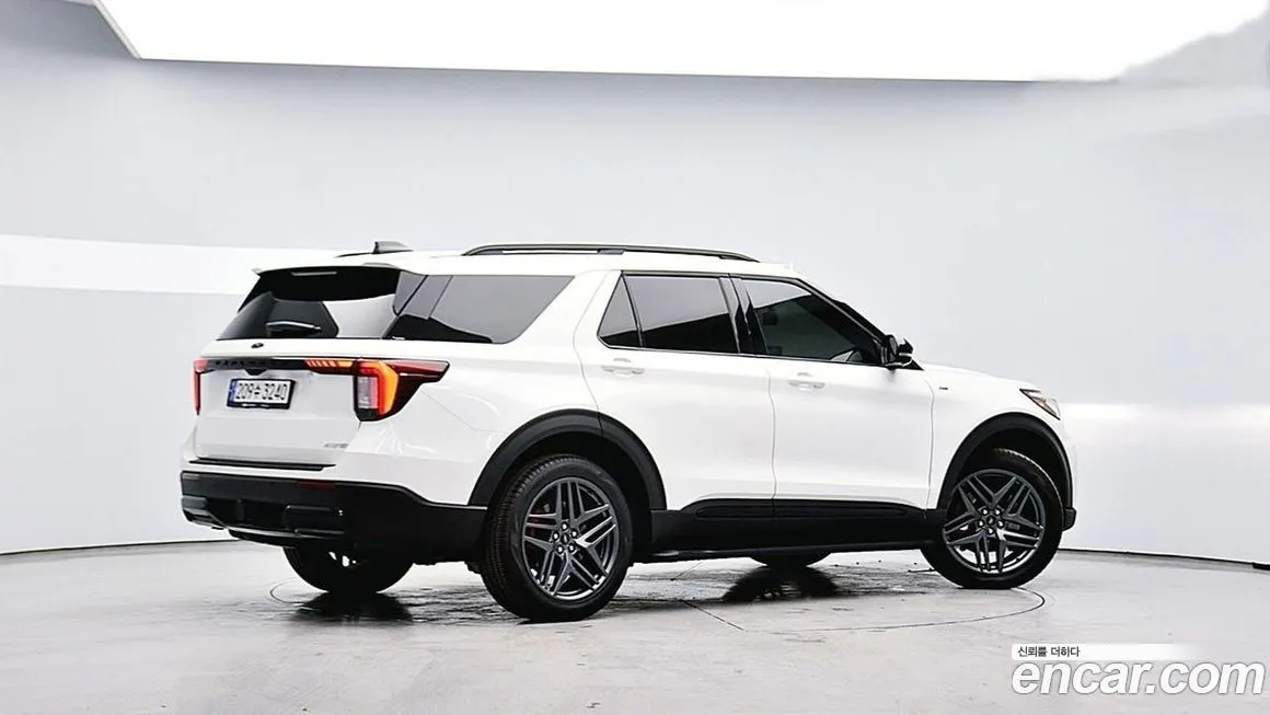 Ford Explorer — фото 4