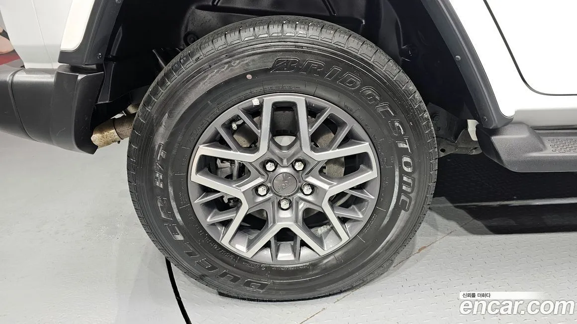 Jeep Wrangler 2021 из KR, фото 10