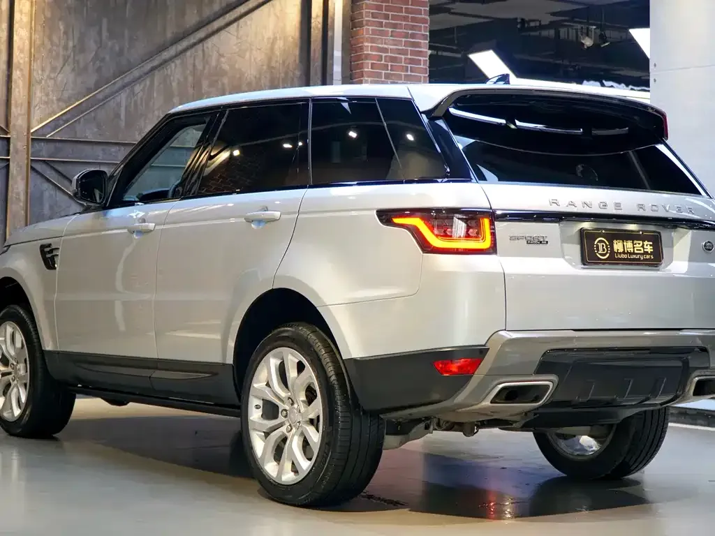 Land Rover Sport PHEV — фото 10