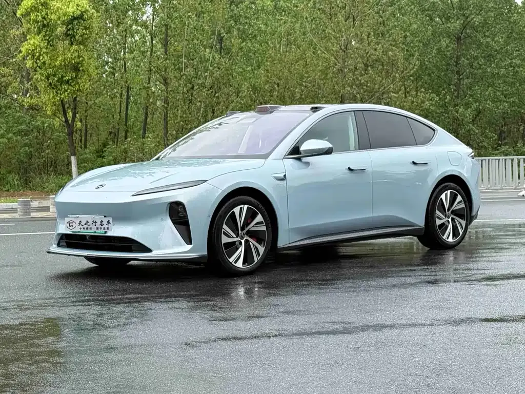 NIO ET5