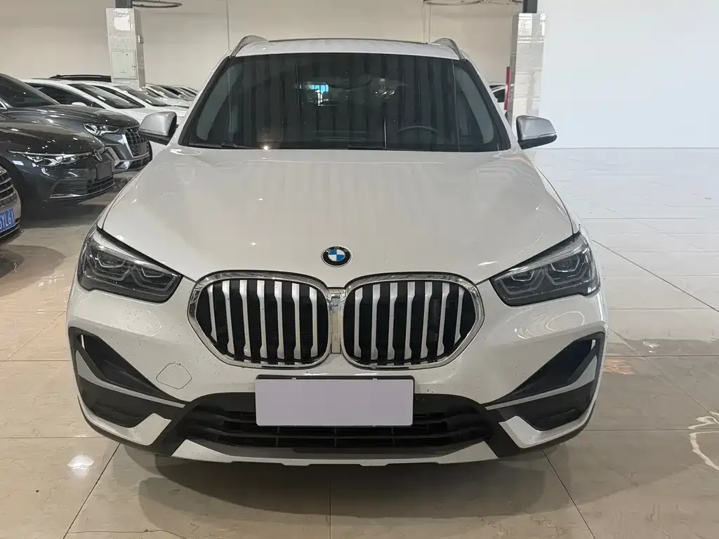 BMW X1 — фото 5