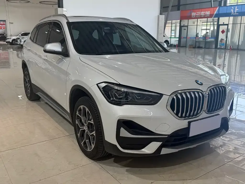 BMW X1 — фото 8