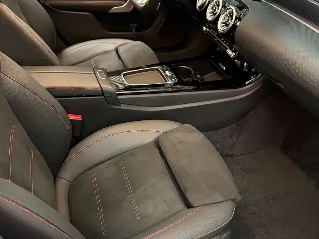 Mercedes-Benz A-Class — фото 10