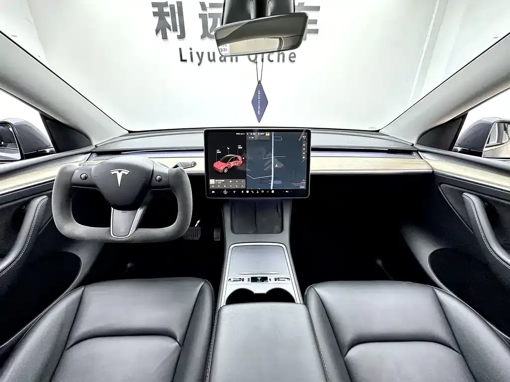 Tesla Model Y — фото 8