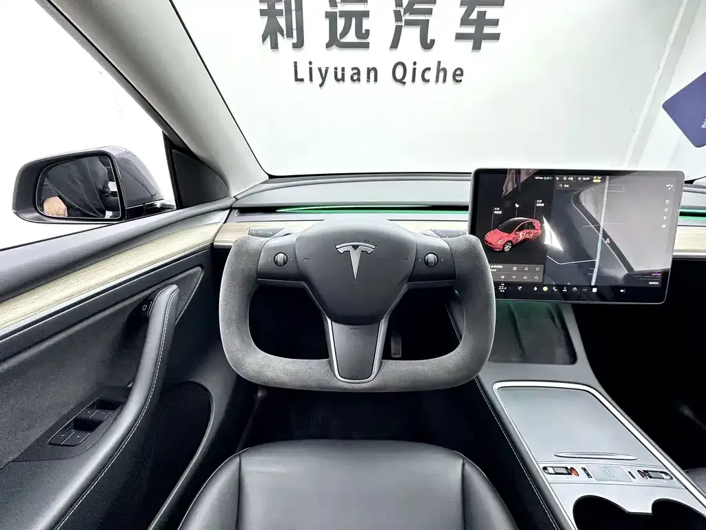 Tesla Model Y — фото 5
