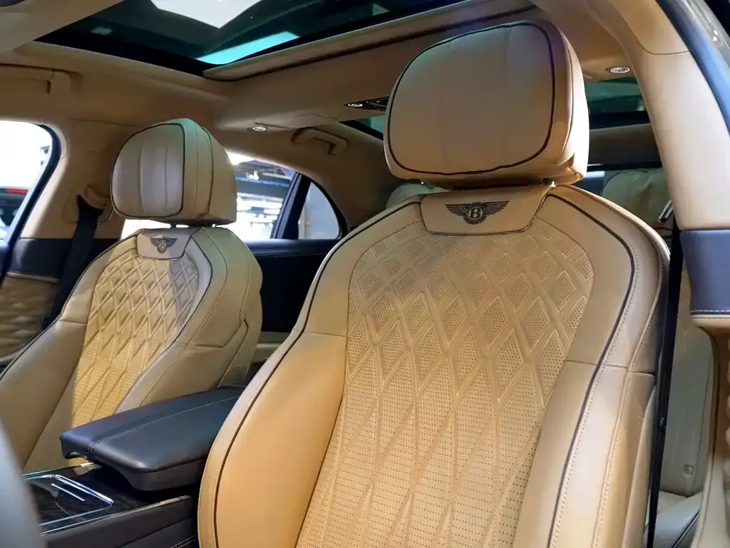 Bentley Flying Spur — фото 9