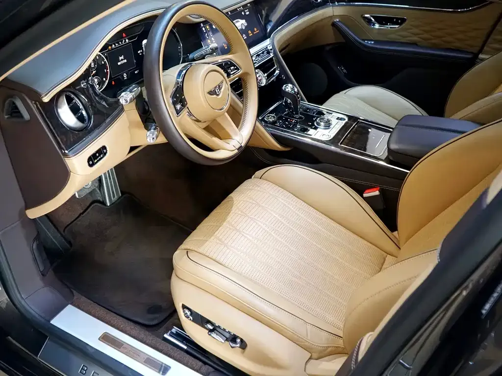 Bentley Flying Spur — фото 5