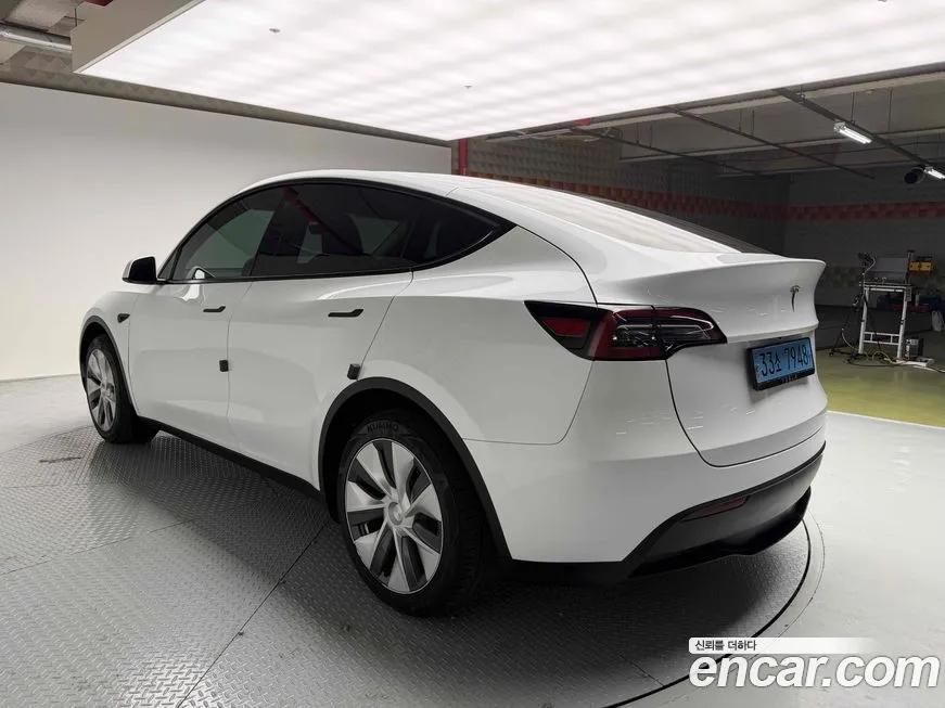 Tesla Model Y — фото 3