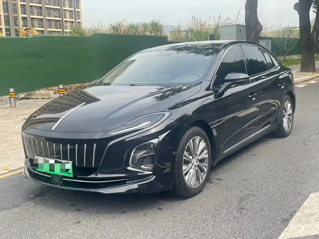 Hongqi E-QM5 — фото 1