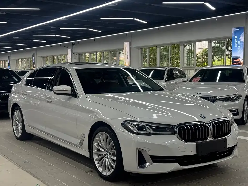 BMW 5 Series — фото 4