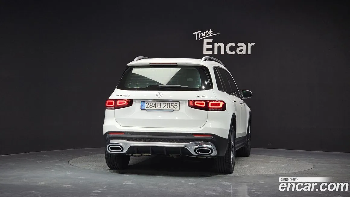 Mercedes-Benz GLB-Class — фото 7