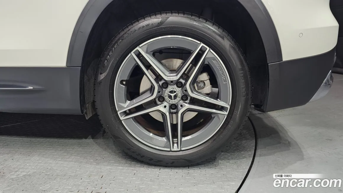 Mercedes-Benz GLB-Class — фото 6
