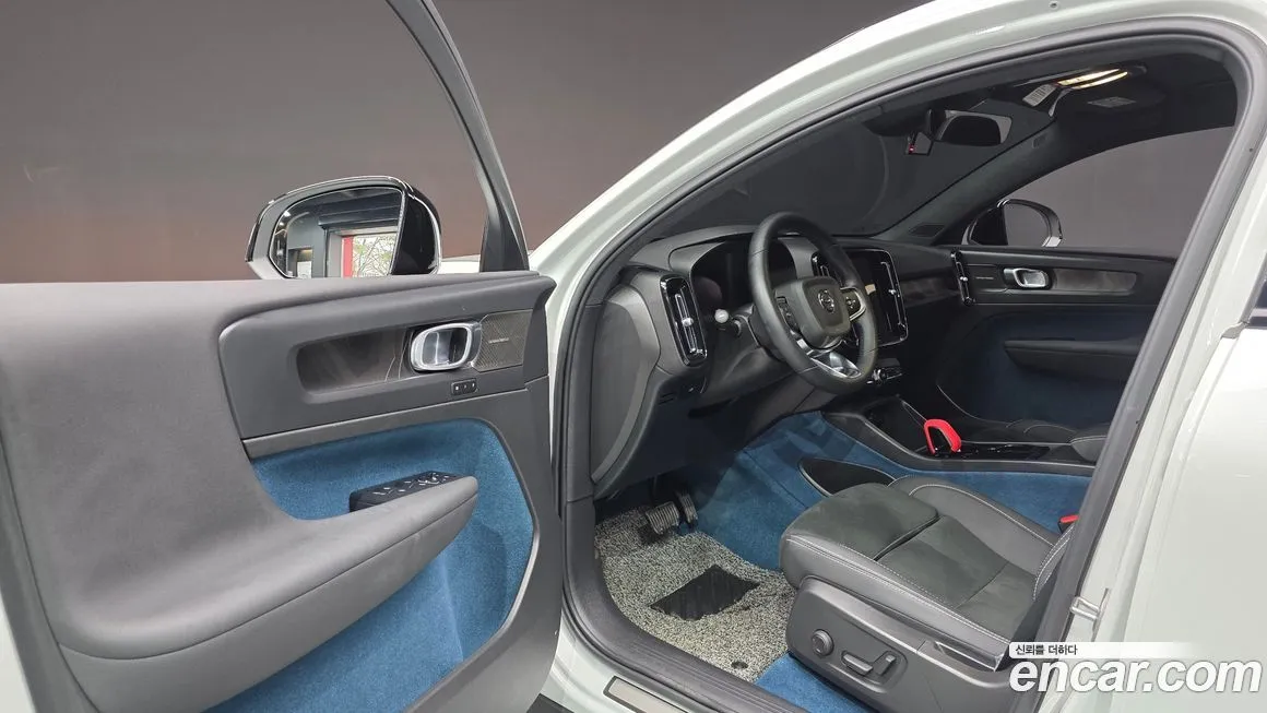Volvo C40 2023 из KR, фото 8