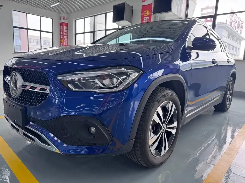 Mercedes-Benz GLA — фото 1