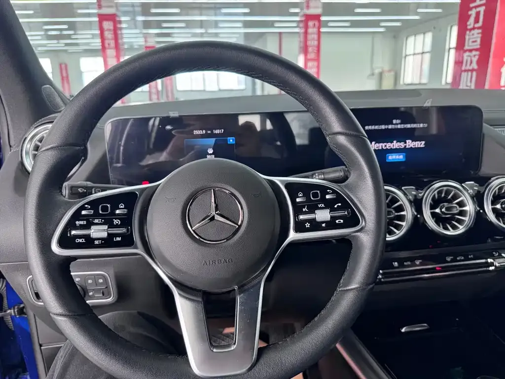 Mercedes-Benz GLA — фото 7