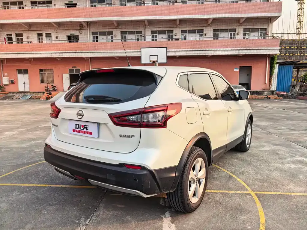 Nissan Qashqai — фото 5