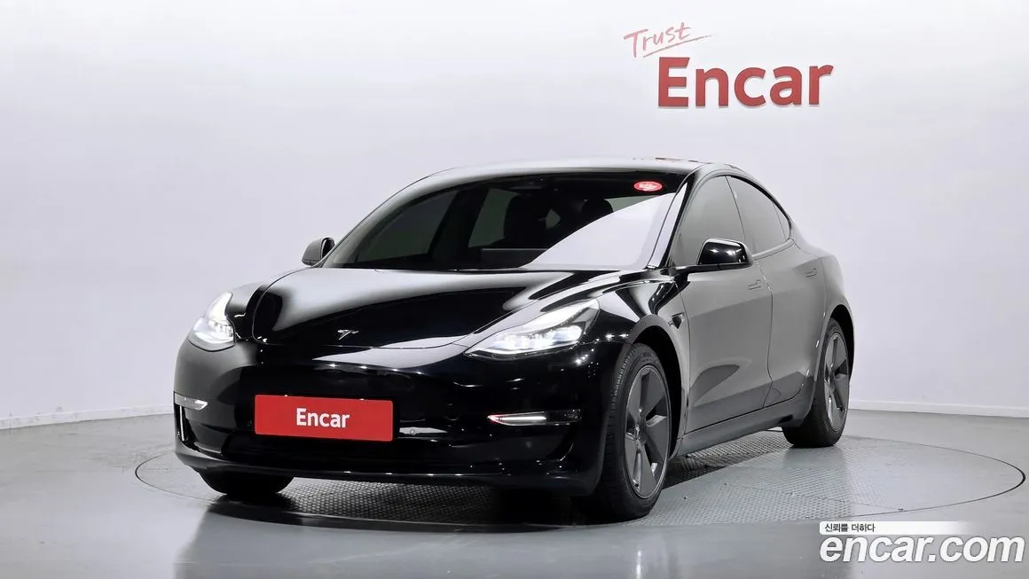 Tesla Model 3 — фото 1