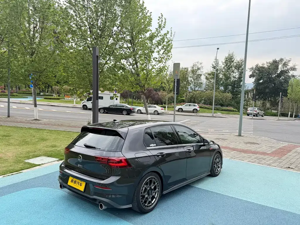 Volkswagen Golf GTI — фото 6