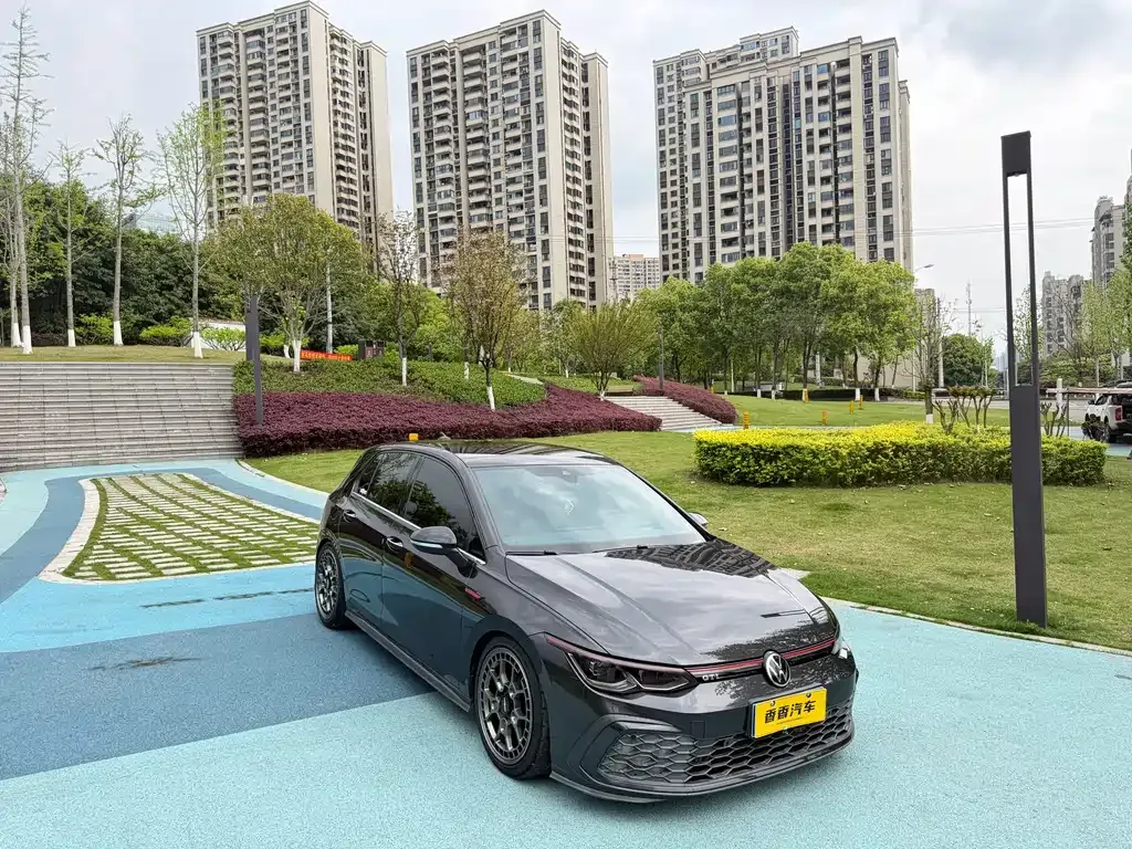 Volkswagen Golf GTI — фото 10