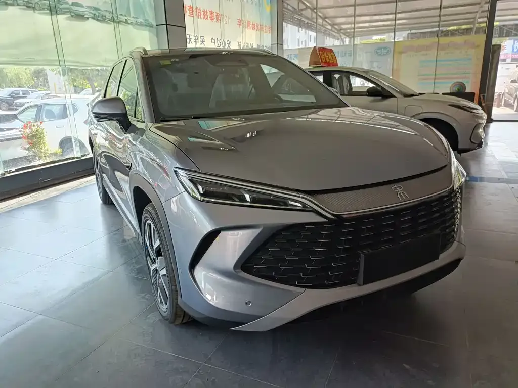 BYD L DM-i — фото 4