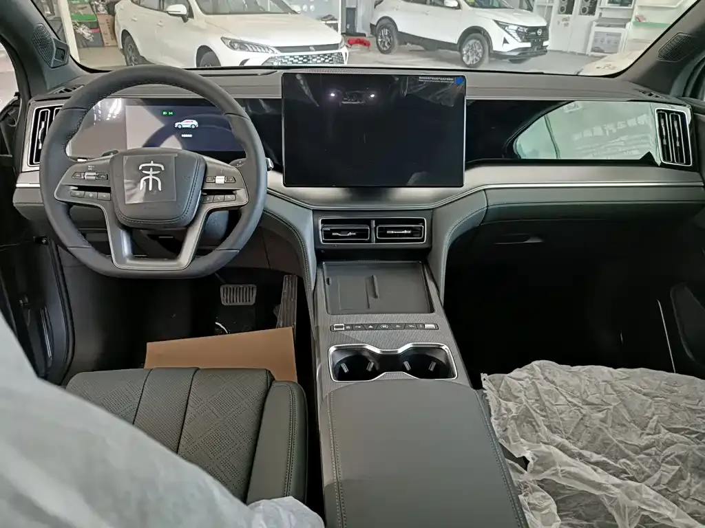 BYD L DM-i — фото 6