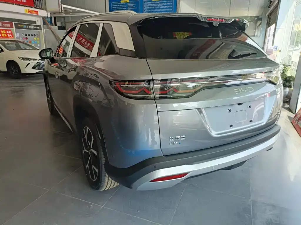 BYD L DM-i — фото 8