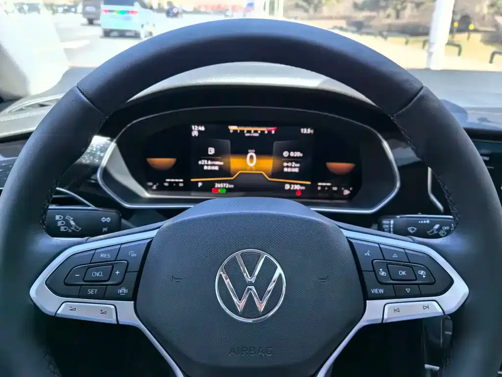 Volkswagen Passat — фото 8
