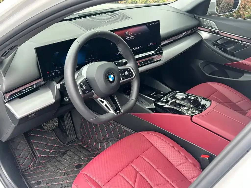 BMW 5 Series 2025 из CN, фото 2