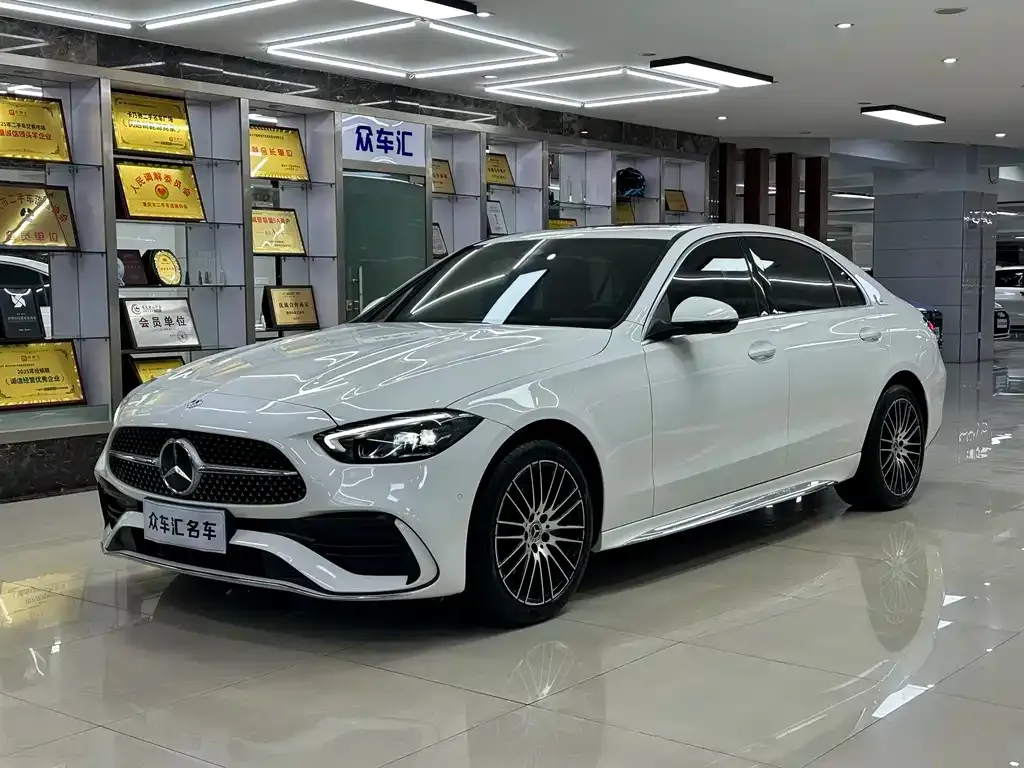 Mercedes-Benz C-Class — фото 1