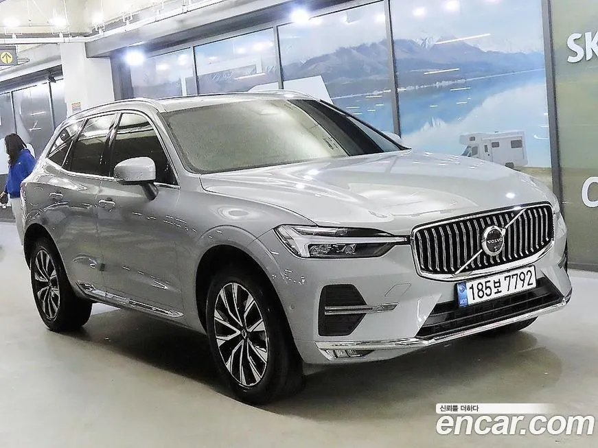 Volvo XC60 — фото 1