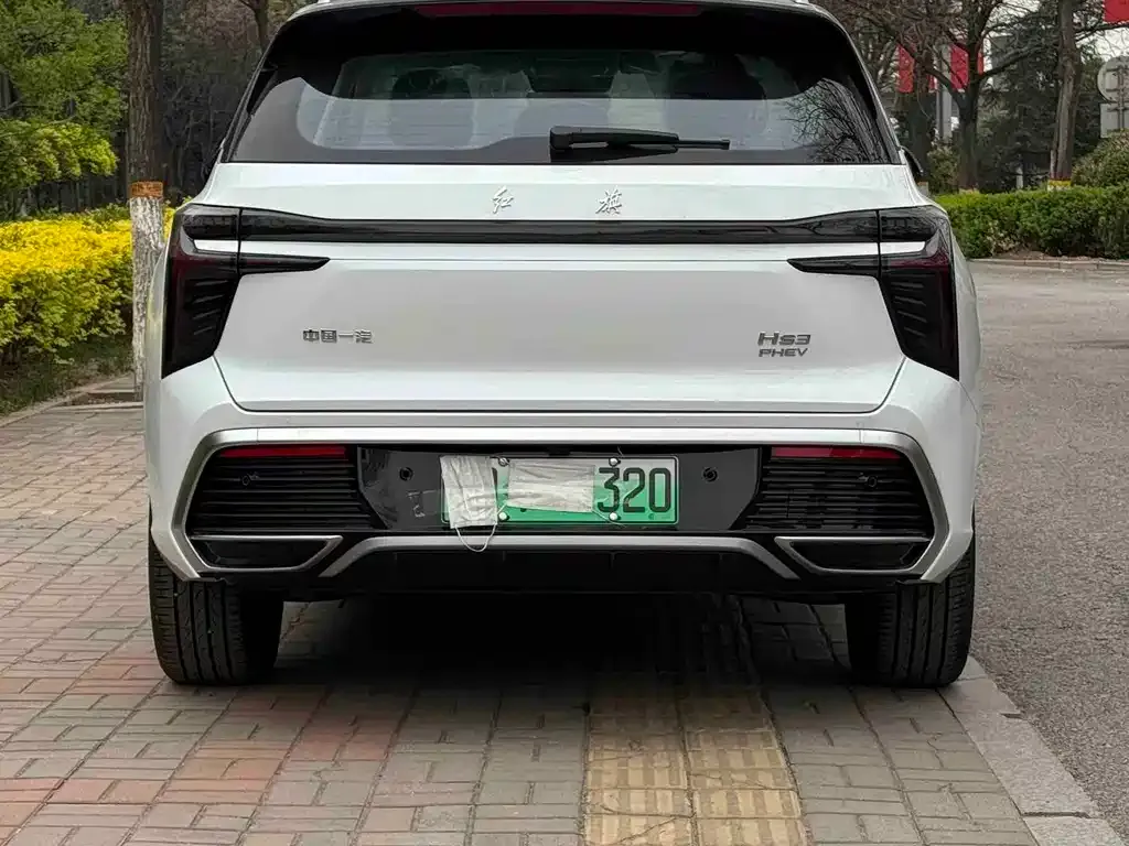 Hongqi HS3 PHEV — фото 10