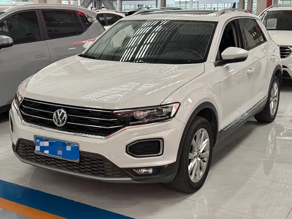 Volkswagen T-Roc — фото 1