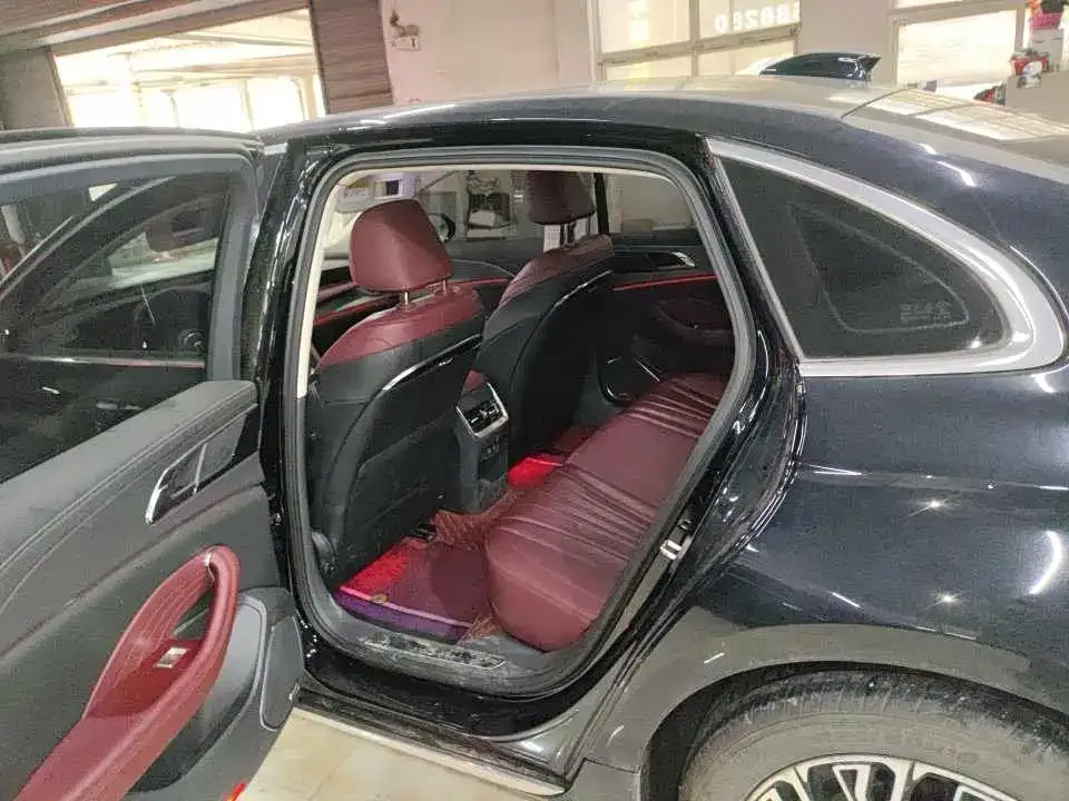 Hongqi H5 — фото 2